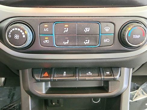 Used 2021 Chevrolet Colorado LT w/ Chrome Appearance Package AWD/4WD image 21
