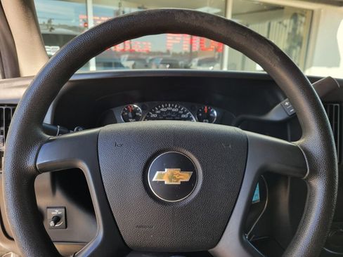 Used 2014 Chevrolet Express 2500 image 11