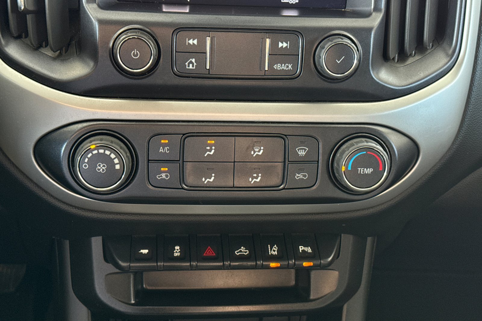 Used 2022 Chevrolet Colorado LT w/ Safety Package AWD/4WD image 28
