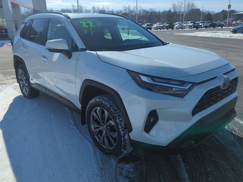 Used 2022 Toyota RAV4 XLE Premium image 1