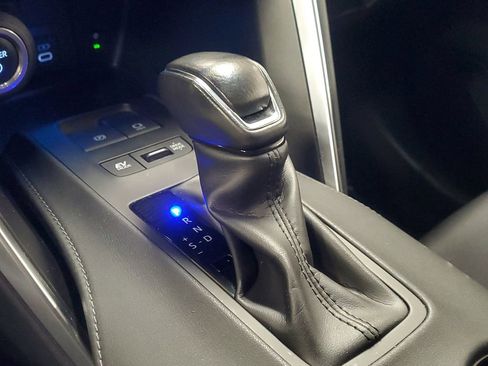 Used 2023 Toyota Venza LE image 29