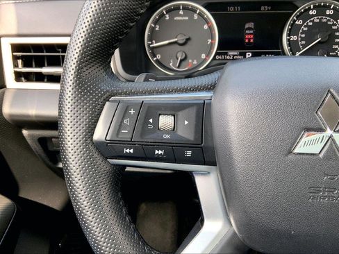 Used 2025 Mitsubishi Outlander SE AWD/4WD image 16