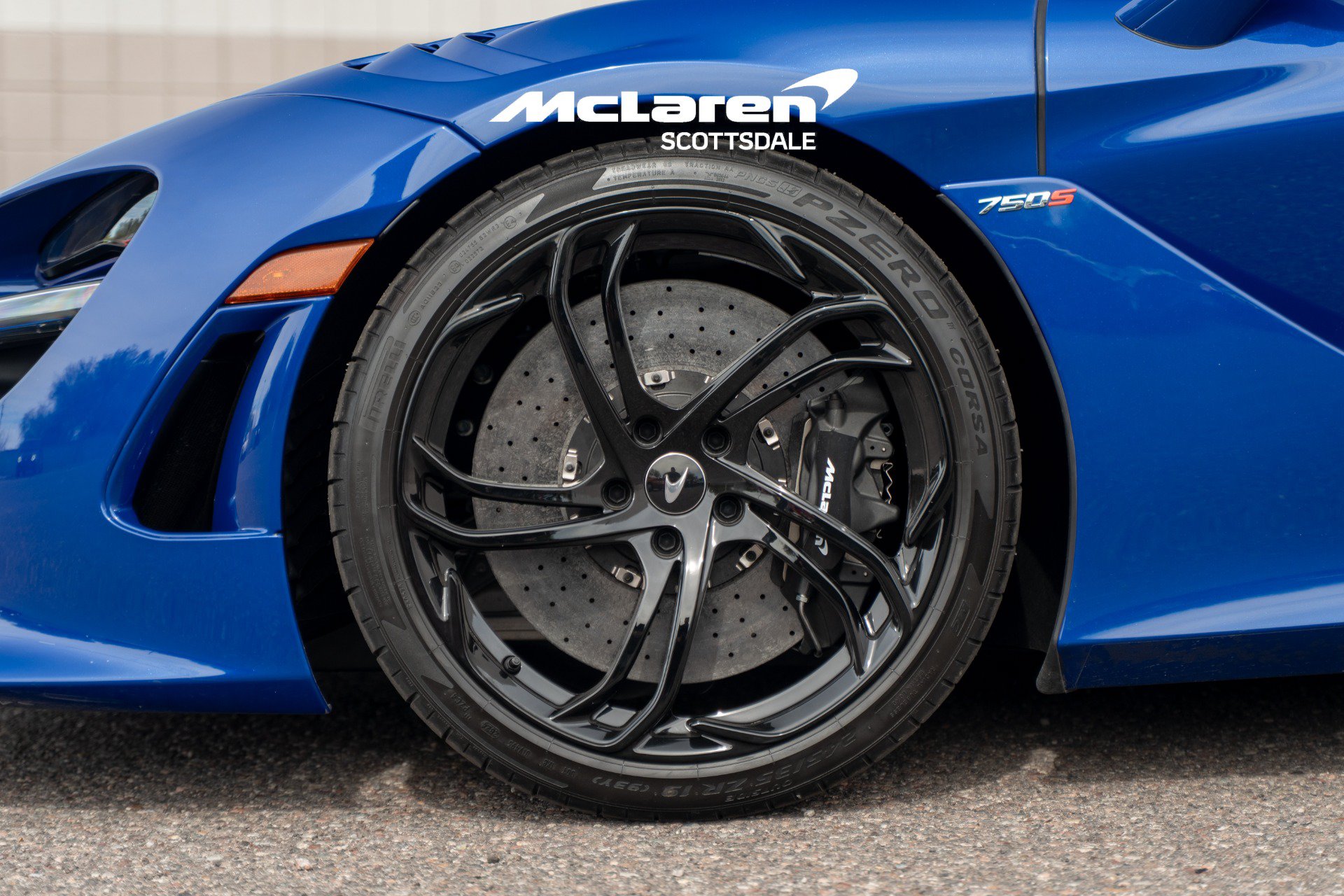 Used 2024 McLaren 750S Spider RWD image 28