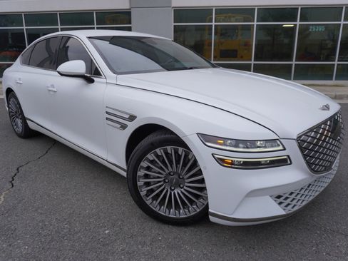Used 2023 Genesis G80 image 1