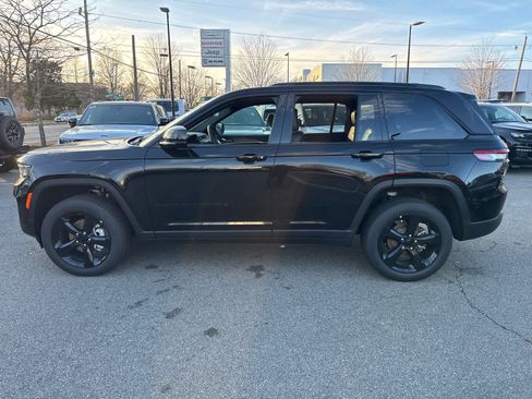 New 2025 Jeep Grand Cherokee Limited w/ Black Appearance Package image 3