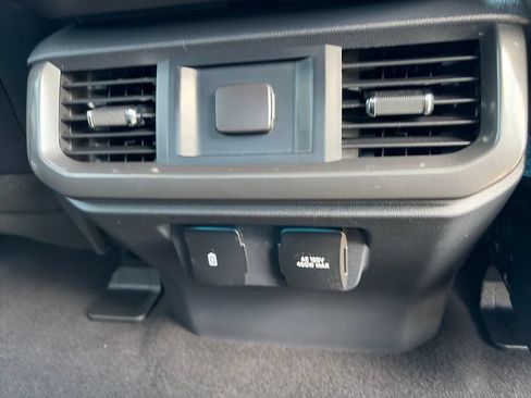 Used 2024 Ford F150 Lariat AWD/4WD image 36
