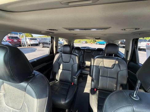 Used 2021 Kia Telluride EX w/ EX Premium Package FWD image 11