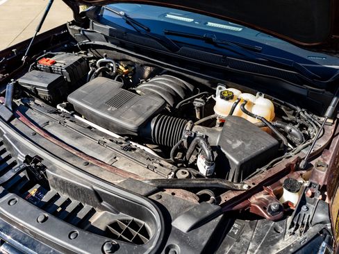 Used 2023 Chevrolet Tahoe Z71 w/ Off-Road Capability Package image 38