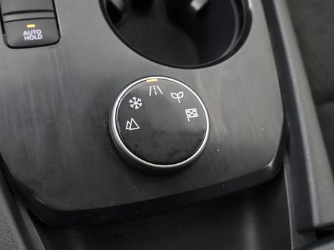 Used 2024 Nissan Rogue SV image 43