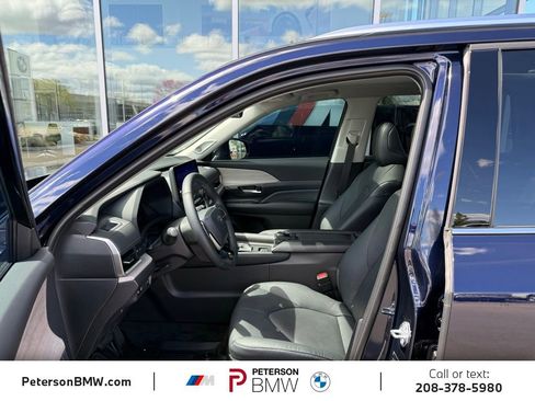 Used 2025 Toyota Grand Highlander AWD image 13