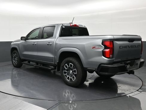 Used 2025 Chevrolet Colorado Z71 AWD/4WD image 3