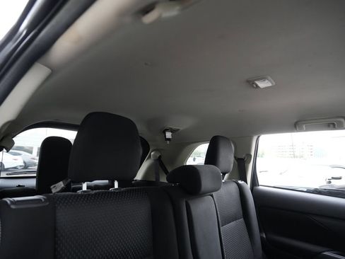 Used 2016 Mitsubishi Outlander SE AWD/4WD image 27