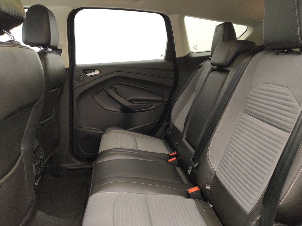 Used 2017 Ford Escape SE w/ Equipment Group 201A FWD image 18