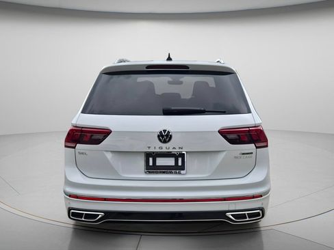 Certified 2024 Volkswagen Tiguan SEL R-Line AWD/4WD image 6