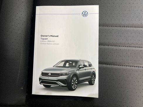 Used 2024 Volkswagen Tiguan Wolfsburg Edition image 31