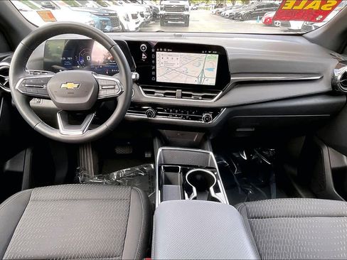 Certified 2025 Chevrolet Equinox LT w/ Safety and Technology Package image 15