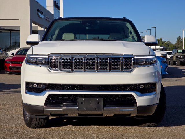 Used 2022 Jeep Grand Wagoneer Series I AWD/4WD image 3