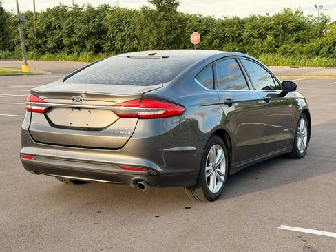 Used 2018 Ford Fusion SE FWD image 5