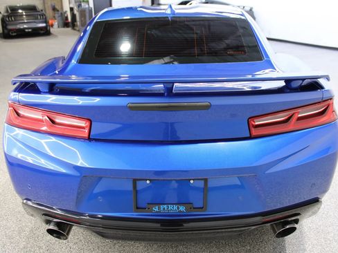 Used 2017 Chevrolet Camaro SS RWD image 6