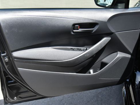 Used 2025 Toyota Corolla LE w/ Convenience Package FWD image 13