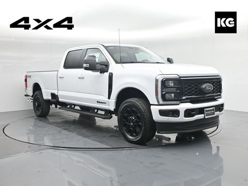 New 2026 Ford F250 Lariat w/ Black Appearance Package image 1