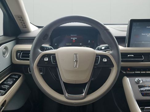 Used 2023 Lincoln Aviator Reserve w/ Equipment Group 201A image 25