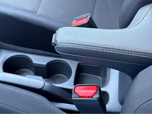 Certified 2025 Nissan Kicks Play S image 8