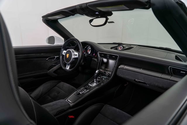 Used 2016 Porsche 911 Carrera GTS RWD image 26