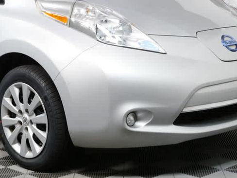 Used 2017 Nissan Leaf S w/ Charge Package FWD image 31