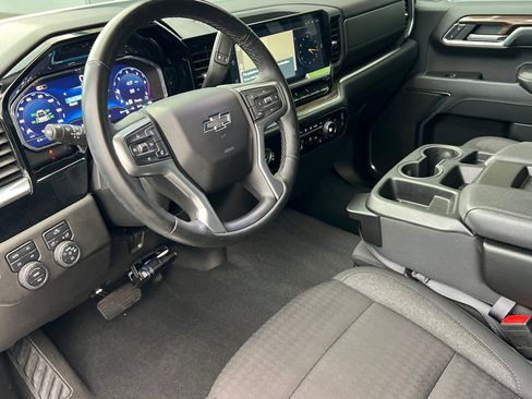 Used 2024 Chevrolet Silverado 1500 RST w/ Z71 Off-Road Package image 10