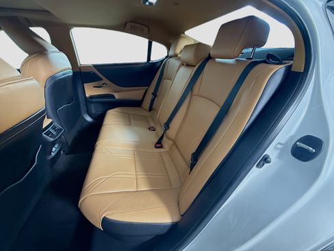 Used 2024 Lexus ES 300h Ultra Luxury image 25