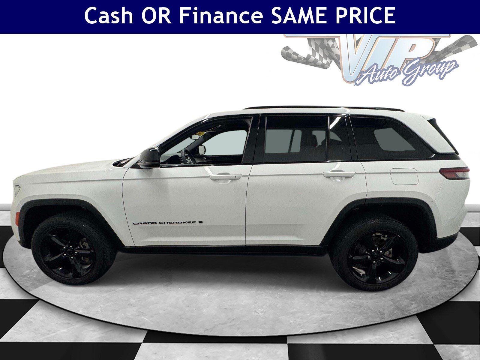 Used 2023 Jeep Grand Cherokee Altitude AWD/4WD image 5