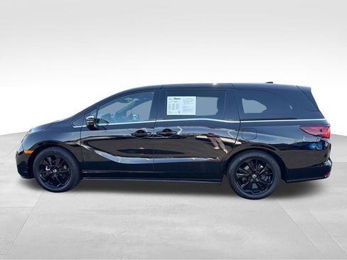 Used 2023 Honda Odyssey Sport image 2