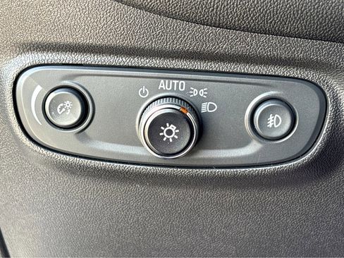 Used 2021 Chevrolet Equinox LT FWD image 13