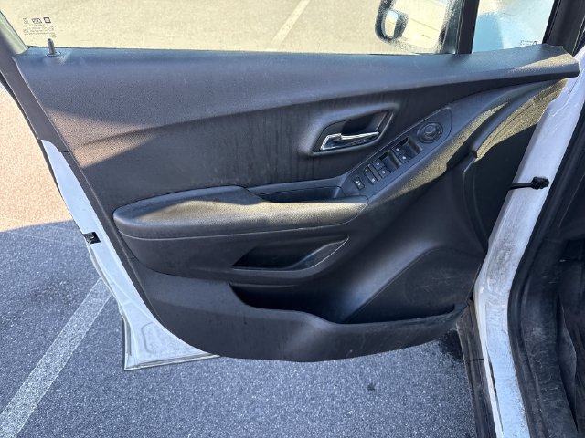 Used 2018 Chevrolet Trax LS AWD/4WD image 22