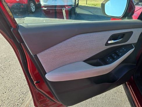 Used 2023 Nissan Rogue SV image 21