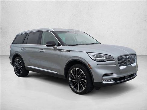 Used 2023 Lincoln Aviator Reserve w/ Equipment Group 201A image 3