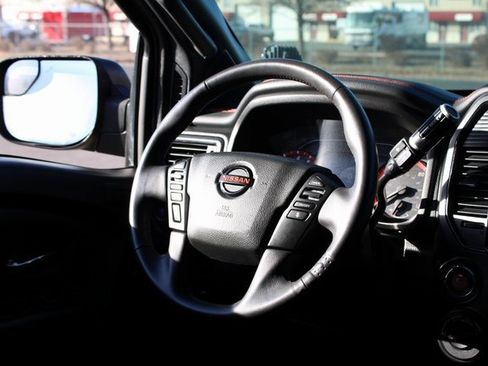 Used 2021 Nissan Titan PRO-4X w/ Pro-4x Convenience Package image 21