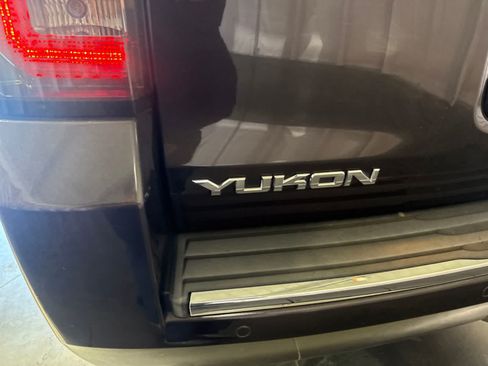 Used 2017 GMC Yukon Denali w/ Open Road Package RWD image 12