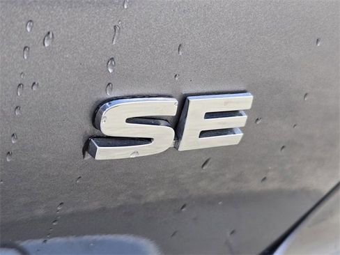 Used 2022 Mitsubishi Outlander SE image 14