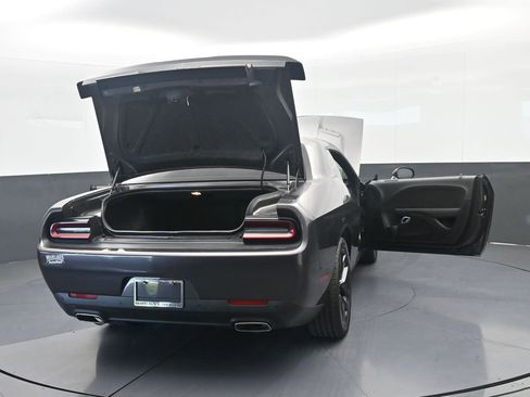 Used 2022 Dodge Challenger SXT w/ Driver Convenience Group RWD image 64