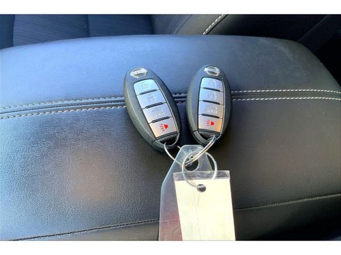 Used 2022 Nissan Sentra SV w/ Trunk Package image 12