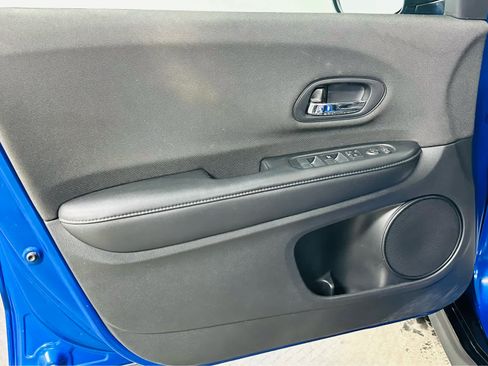 Used 2021 Honda HR-V Sport image 25