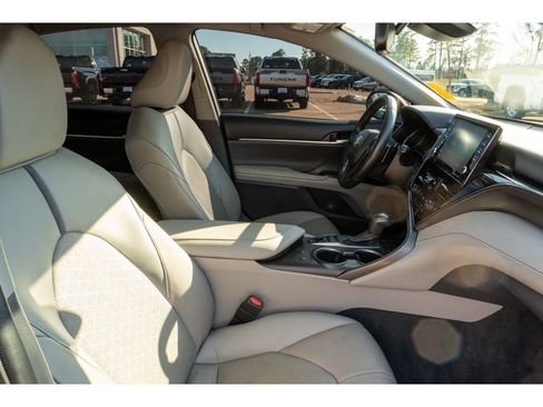 Used 2024 Toyota Camry XSE image 16