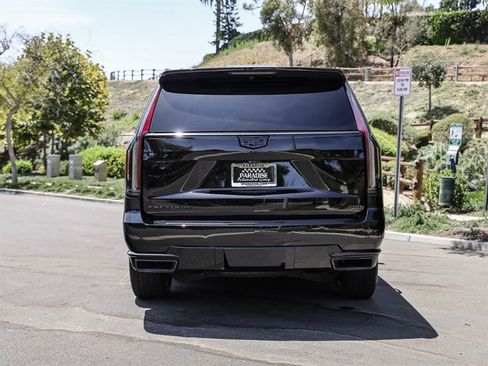 Used 2022 Cadillac Escalade Sport w/ Touring Package AWD/4WD image 4