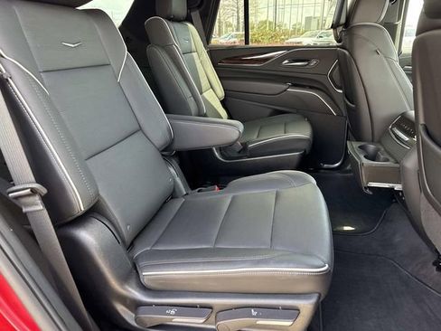 Used 2023 Cadillac Escalade Premium Luxury image 11