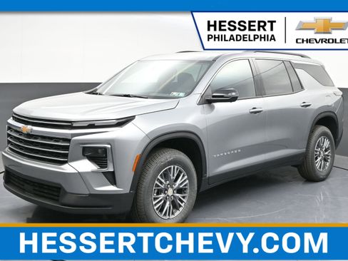 New 2026 Chevrolet Traverse LT w/ Driver Confidence Package AWD/4WD image 1