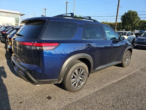 Used 2026 Nissan Pathfinder SV AWD/4WD image 3