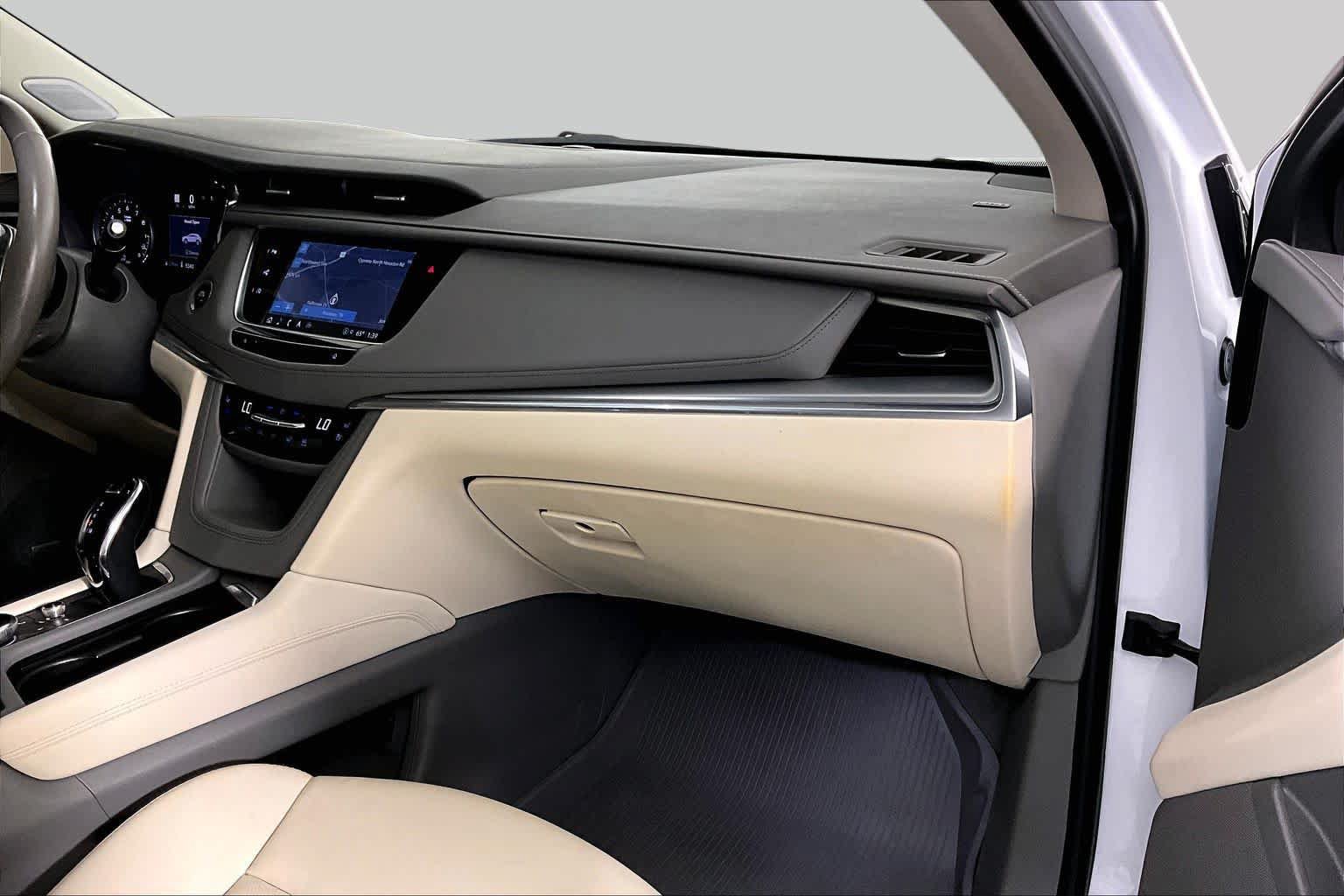 Used 2024 Cadillac XT5 Premium Luxury w/ Technology Package FWD image 19