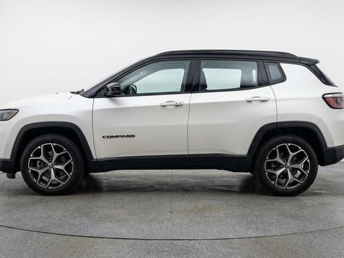 Used 2025 Jeep Compass Limited AWD/4WD image 5